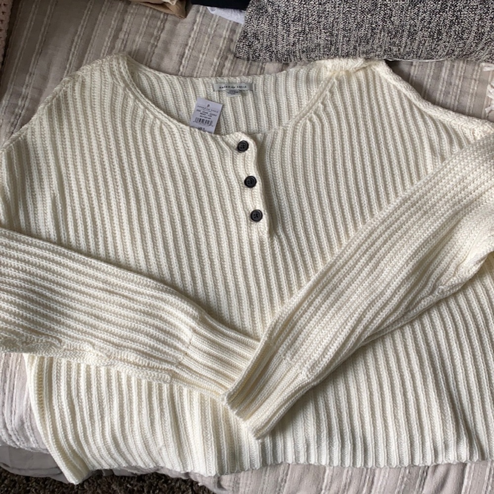 AE Cropped Cream Sweater